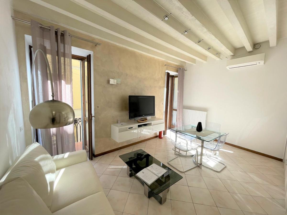Desenzanoloft Le Petit Bijou - Restyling 2025 - Downtown Desenzano del Garda Dış mekan fotoğraf